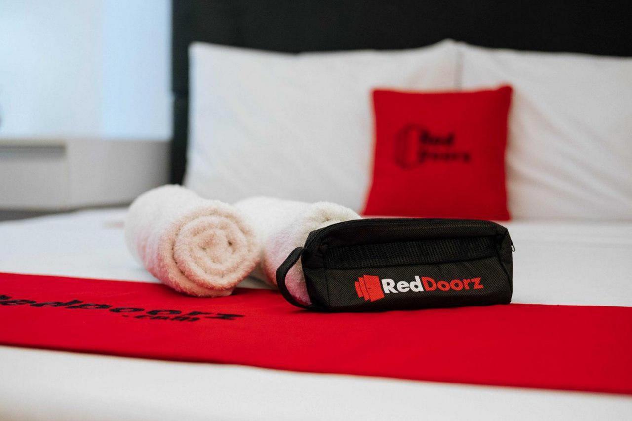 Reddoorz At Hotel Rumberpon Sorong Ngoại thất bức ảnh