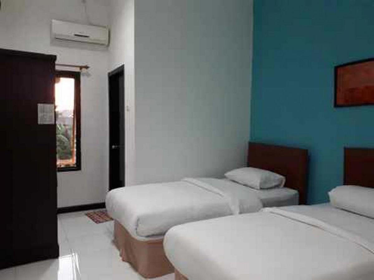 Reddoorz At Hotel Rumberpon Sorong Ngoại thất bức ảnh
