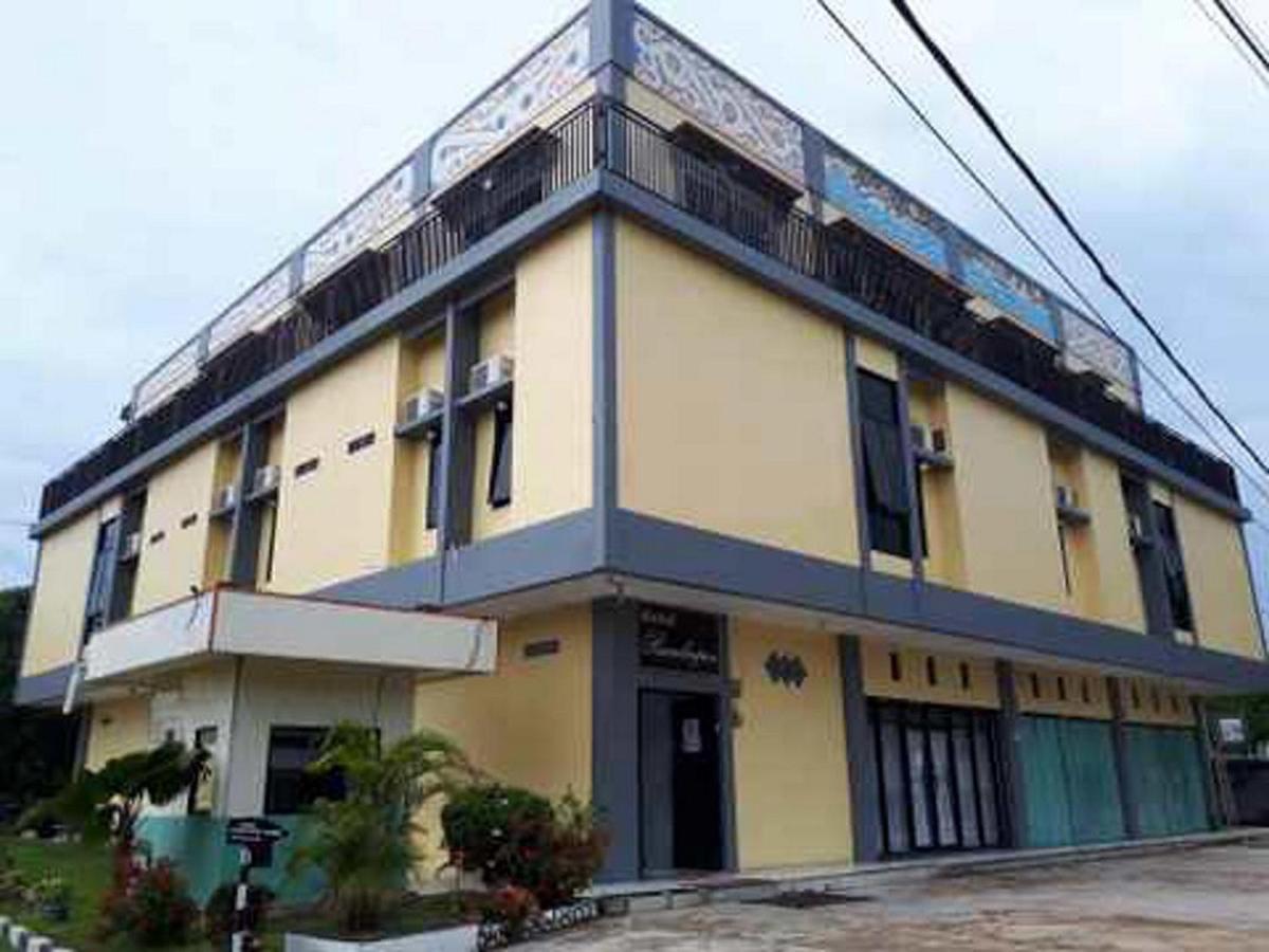 Reddoorz At Hotel Rumberpon Sorong Ngoại thất bức ảnh
