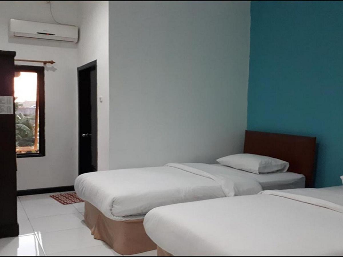 Reddoorz At Hotel Rumberpon Sorong Ngoại thất bức ảnh