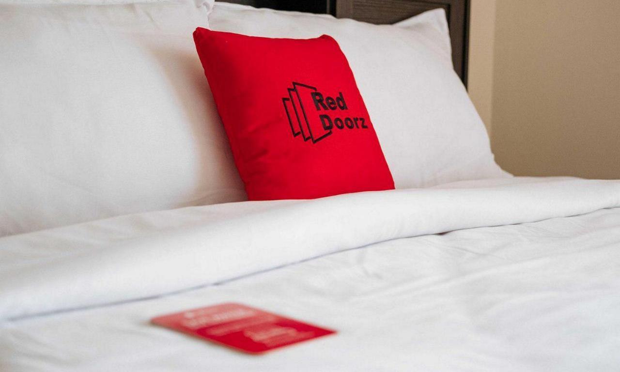 Reddoorz At Hotel Rumberpon Sorong Ngoại thất bức ảnh